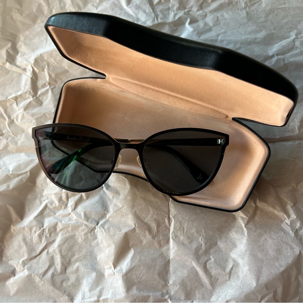 🍉Amelia E. Sunglasses Black Gold Hepburn